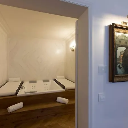 Wellness Con Jacuzzi Per 2 Persone